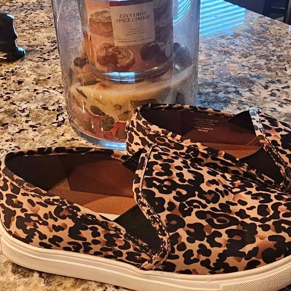 Steve Madden Women’s  Leopard Shoes -  Size 6.